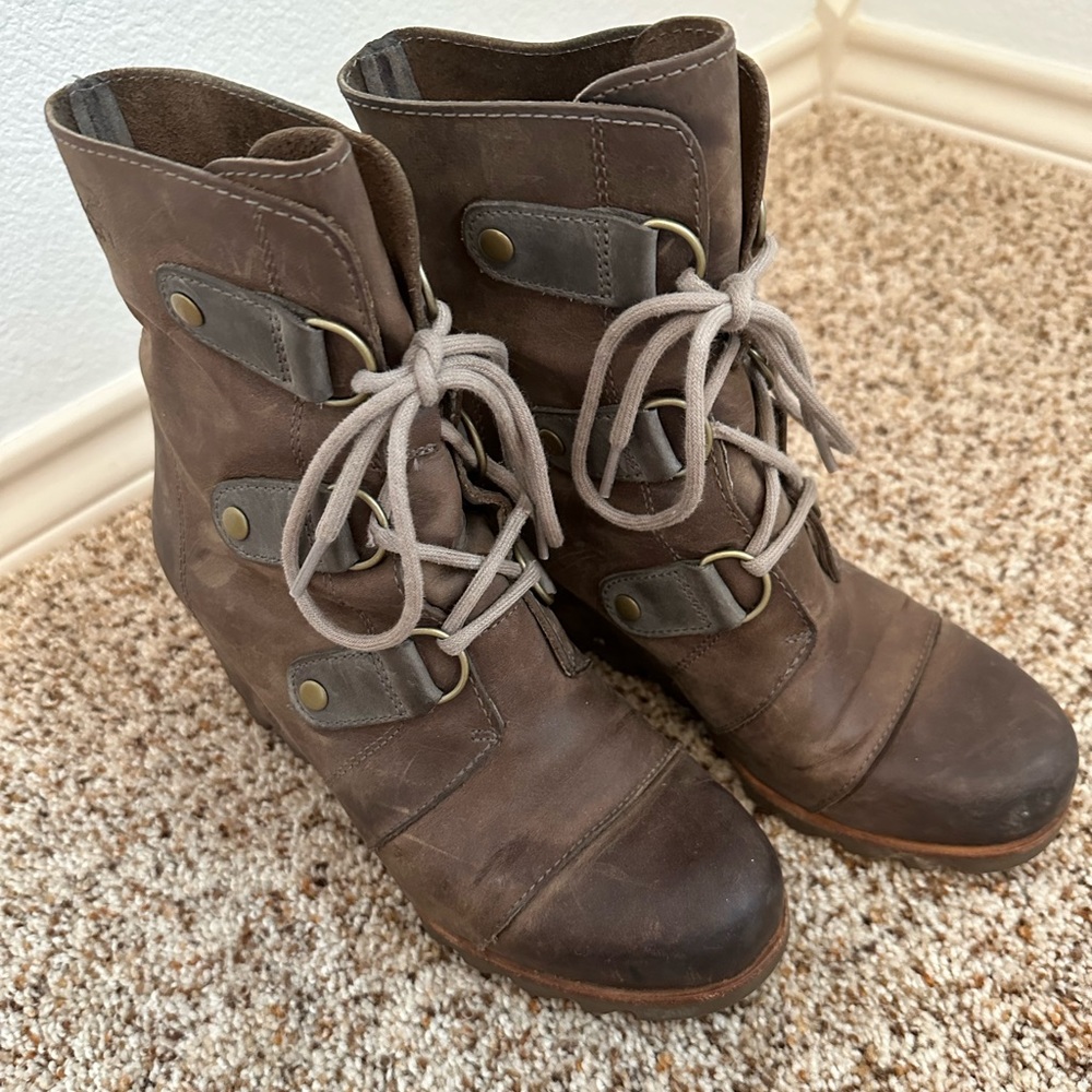 Sorel Wedge boots